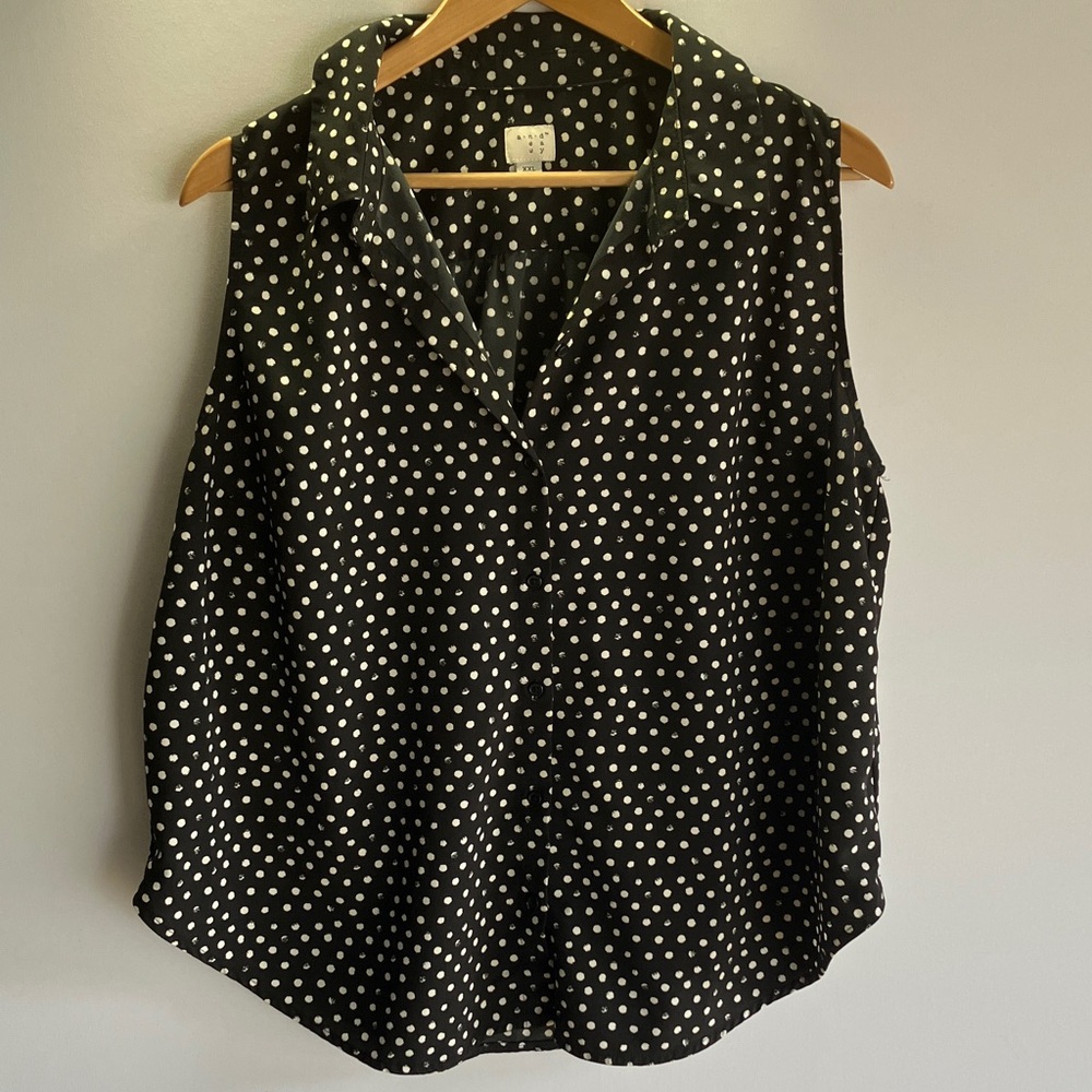 Polka Dot Sleeveless Blouse - Black and White